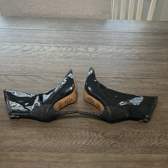 NWT BURJU Savage Ankle Closed Pointed Toe Wet Look With Sparkle Heel | size 6.5 - Picture 3 of 10